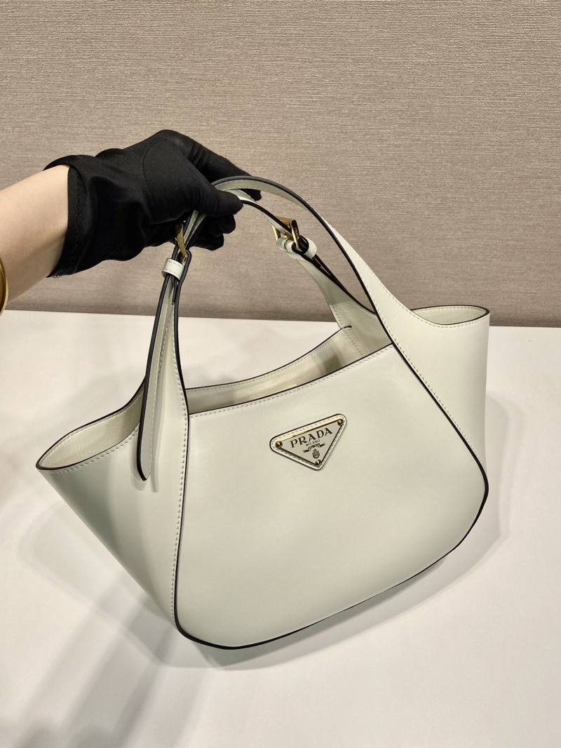 Pra*a tote bags